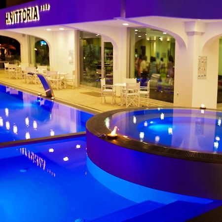 Hotel Vittoria Ричоне Екстериор снимка