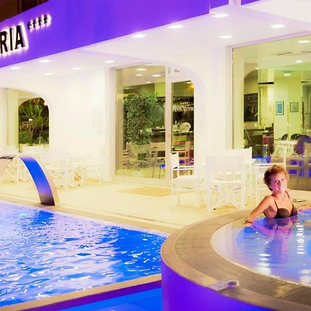 Hotel Vittoria Ричоне Екстериор снимка