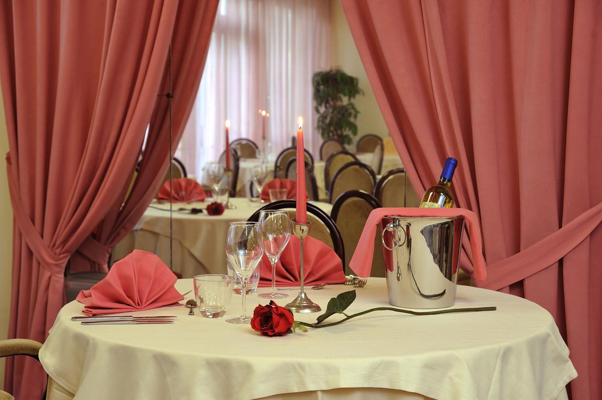 Hotel Vittoria Ричоне Екстериор снимка