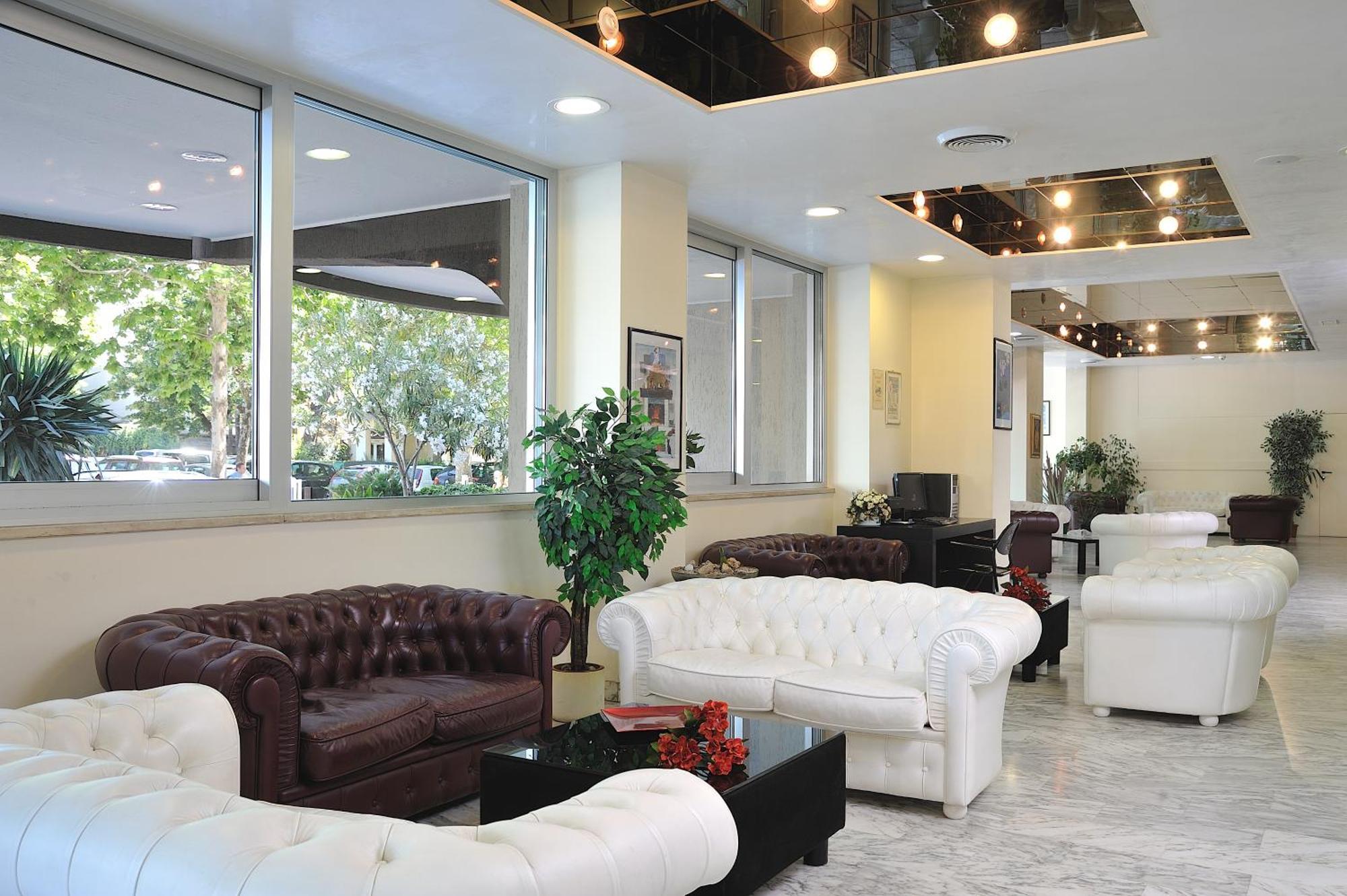 Hotel Vittoria Ричоне Екстериор снимка