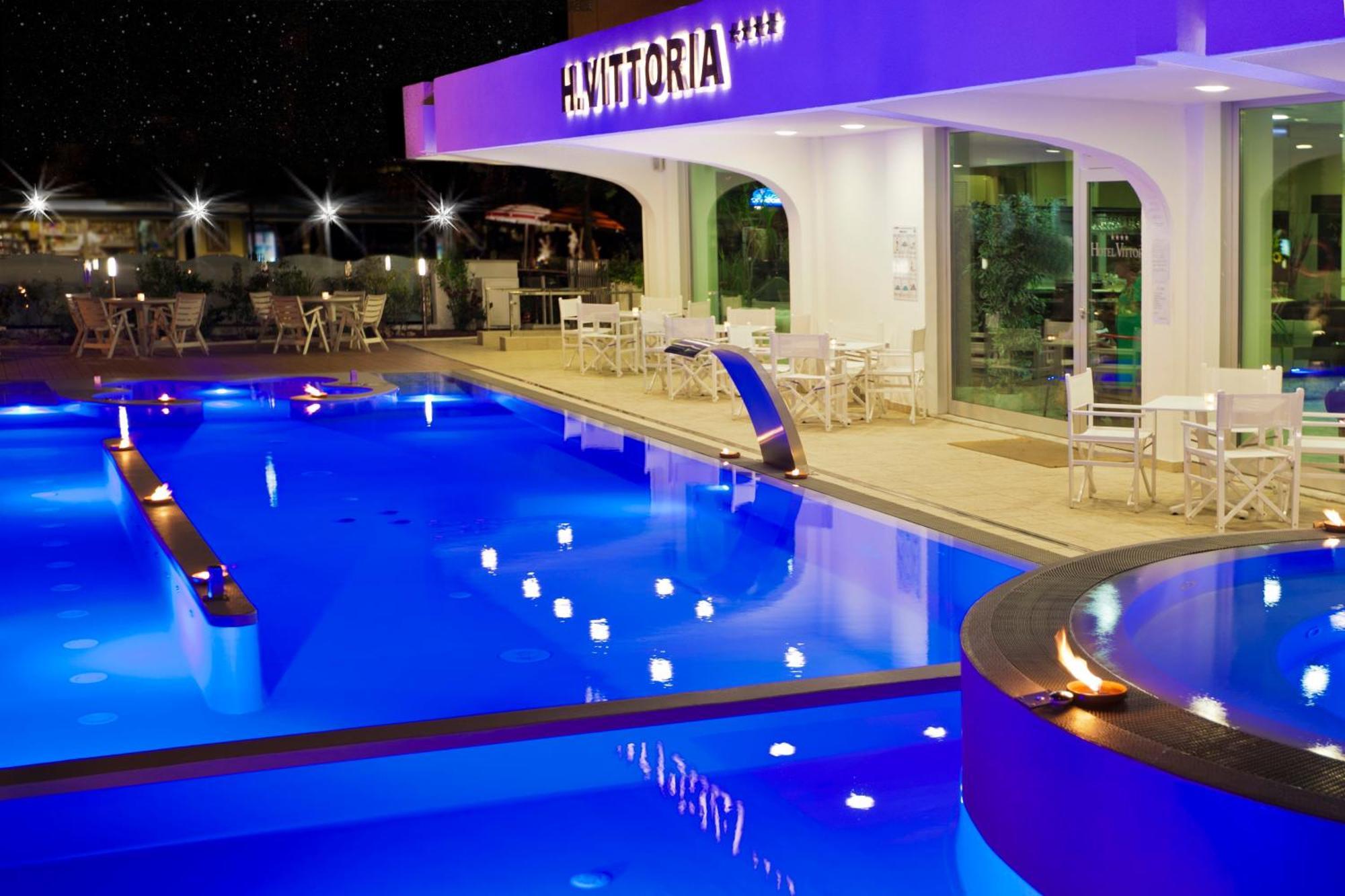 Hotel Vittoria Ричоне Екстериор снимка