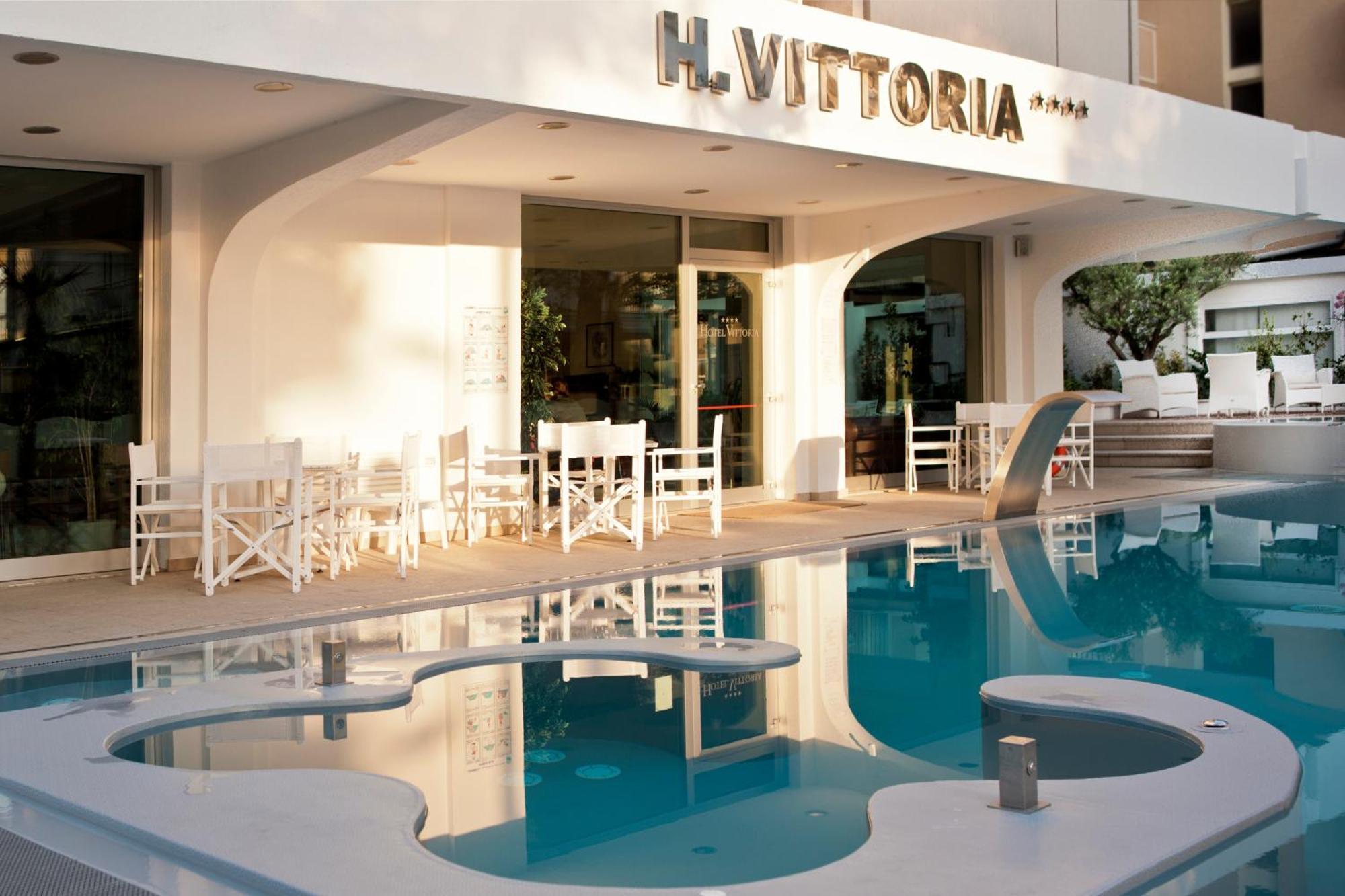 Hotel Vittoria Ричоне Екстериор снимка